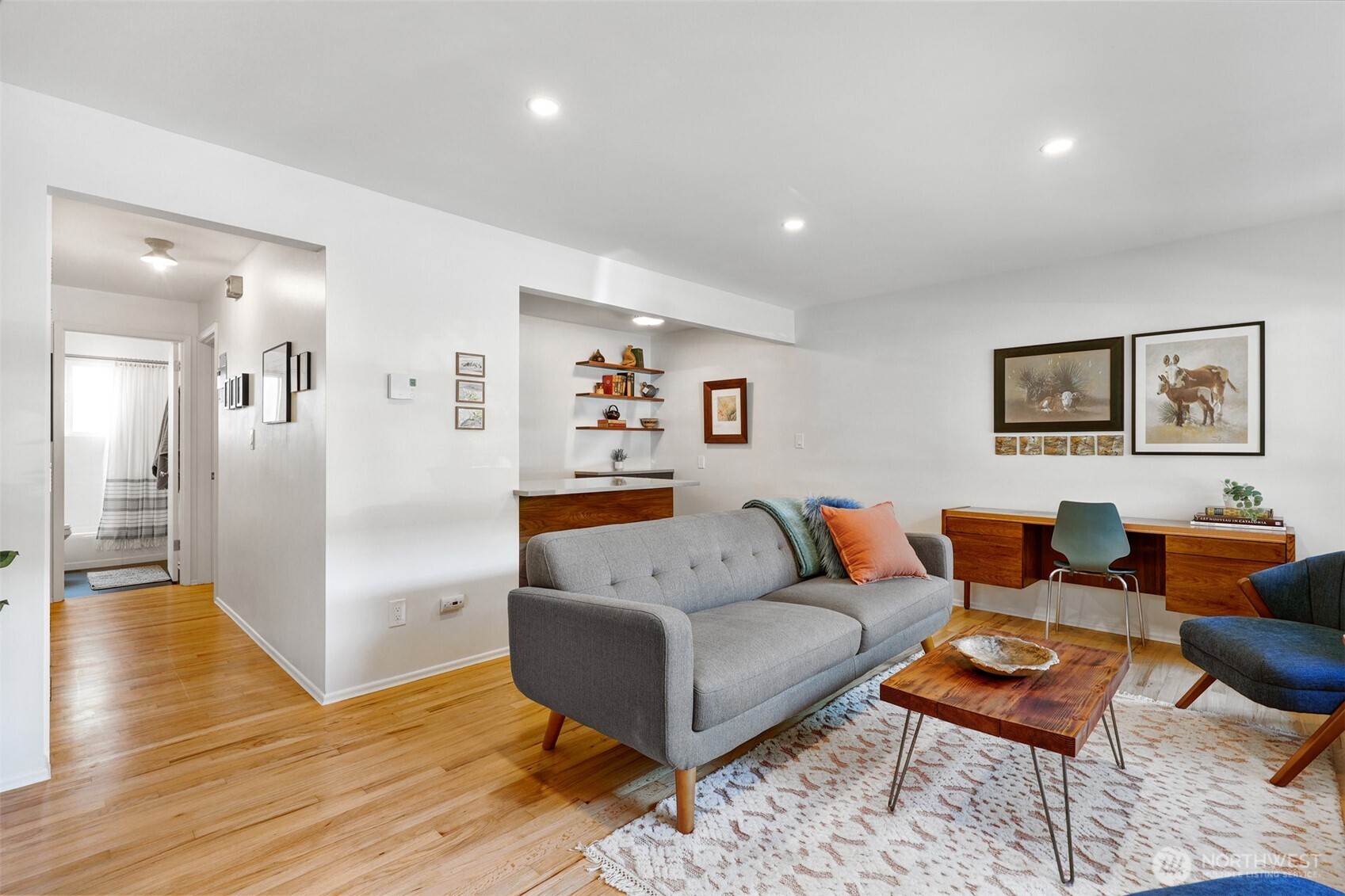 4710 Dayton Avenue North, Unit 2 Seattle, WA 98103 - Photo 3 of 17