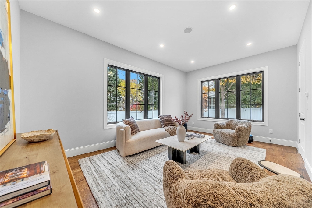 42 Bow Road Newton, MA 02459 - Photo 12 of 40