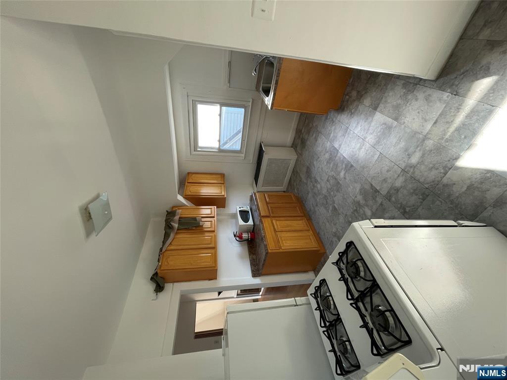 61 Spring Street, Unit 3 Bloomfield, NJ 07003 - Photo 7 of 12