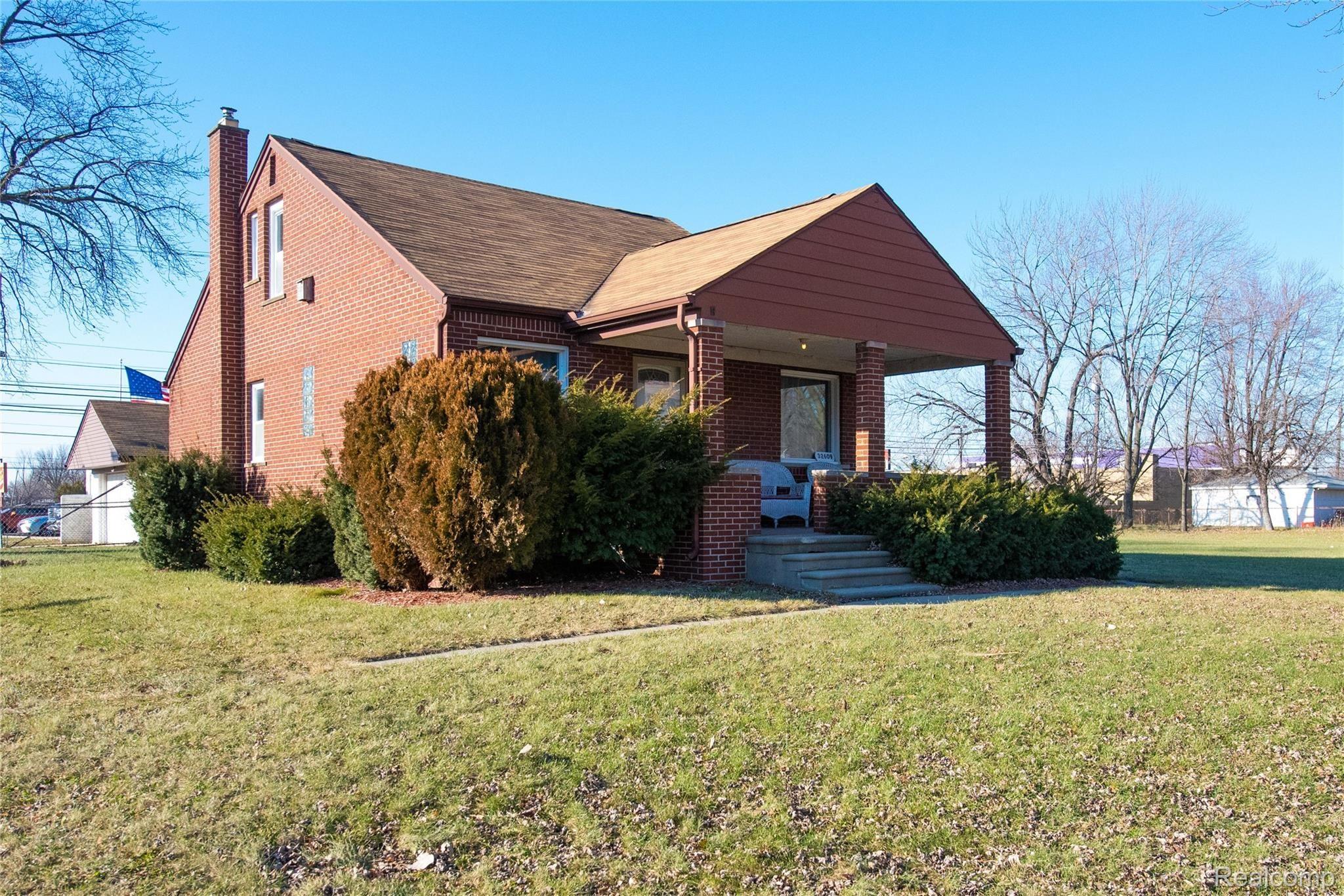 32609 Ruehle Avenue Warren, MI 48093 - Photo 1 of 40 Ruehle 32609 - 2.jpg