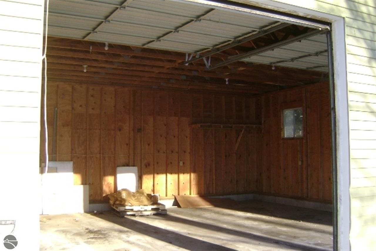6940 Karlin Road Interlochen, MI 49643 - Photo 6 of 42 1780987-5.JPG