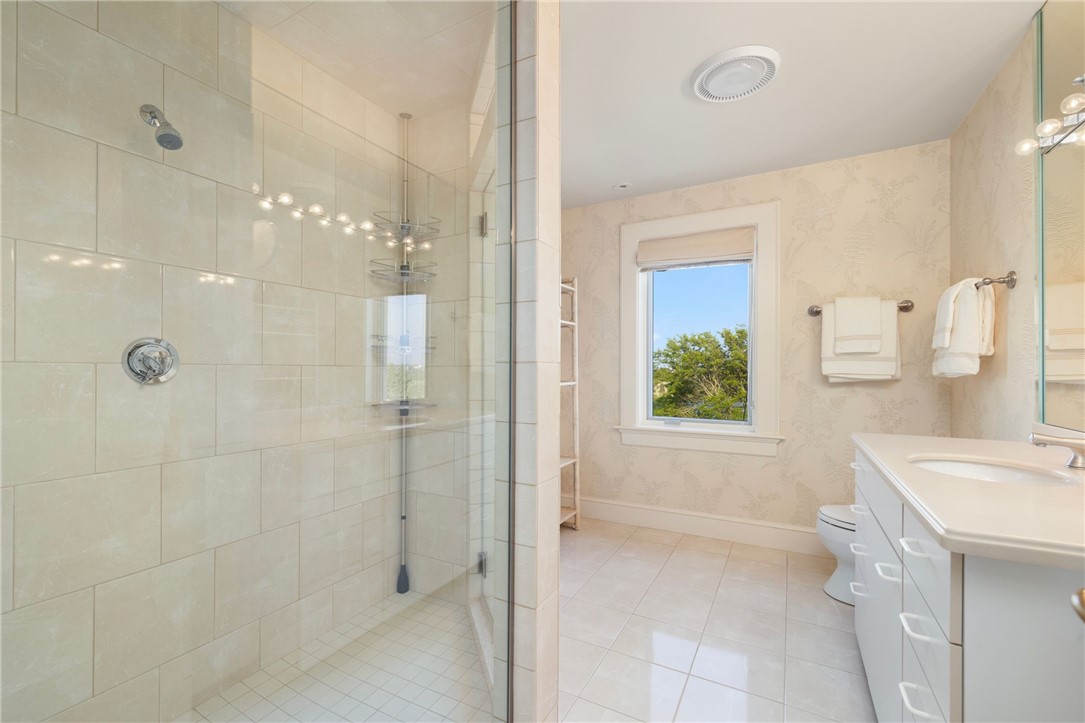 283 Ocean Avenue Newport, RI 02840 - Photo 19 of 25