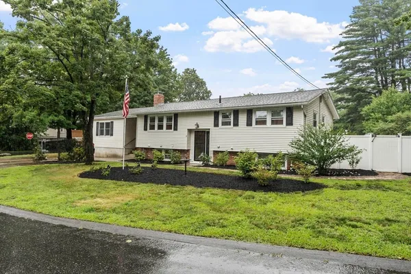 $725,000 | 2 Stratton Drive, Hudson, MA 01749