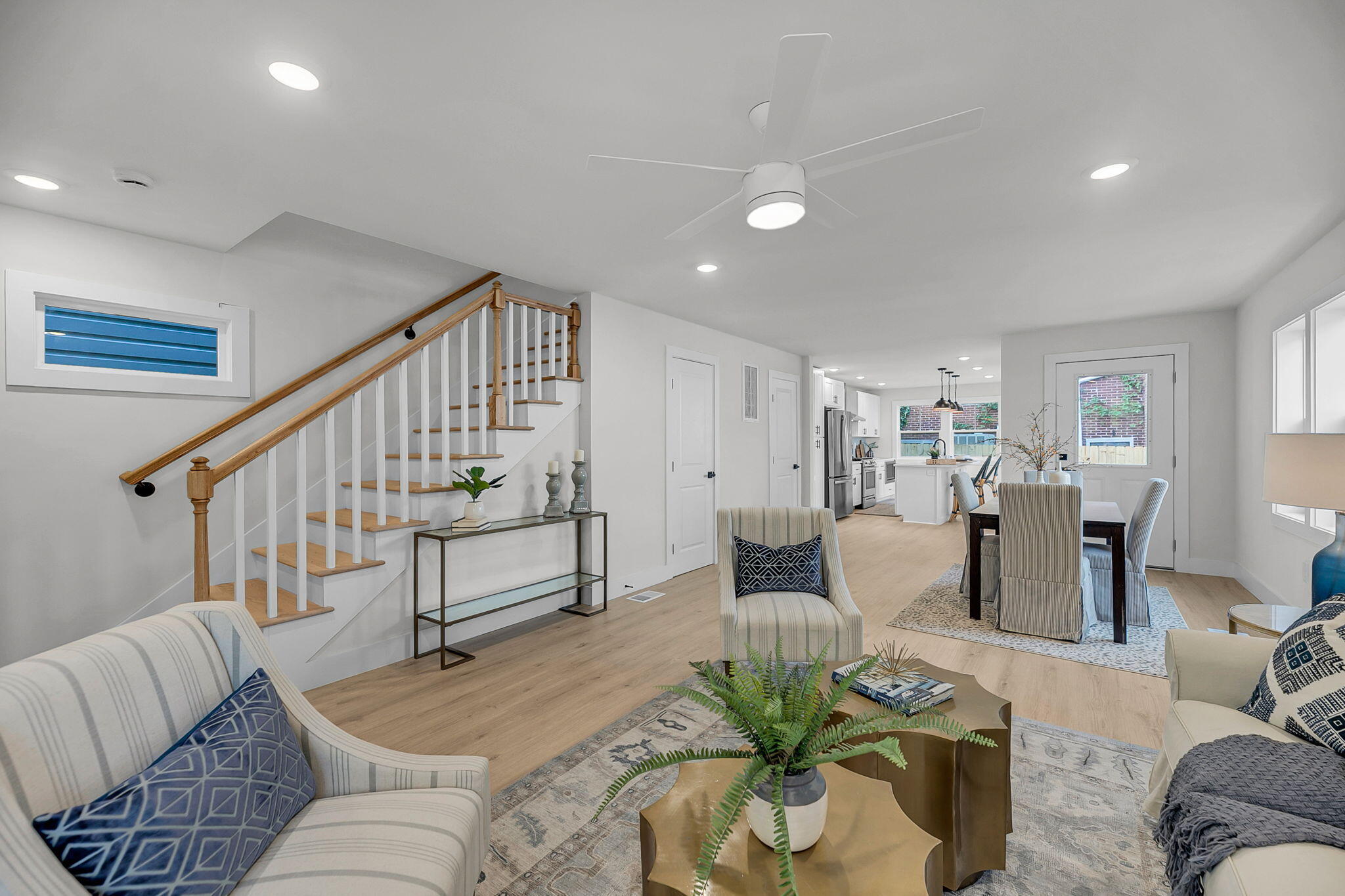65 Simons Street Charleston, SC 29403 - Photo 6 of 27 Spacious Living Room