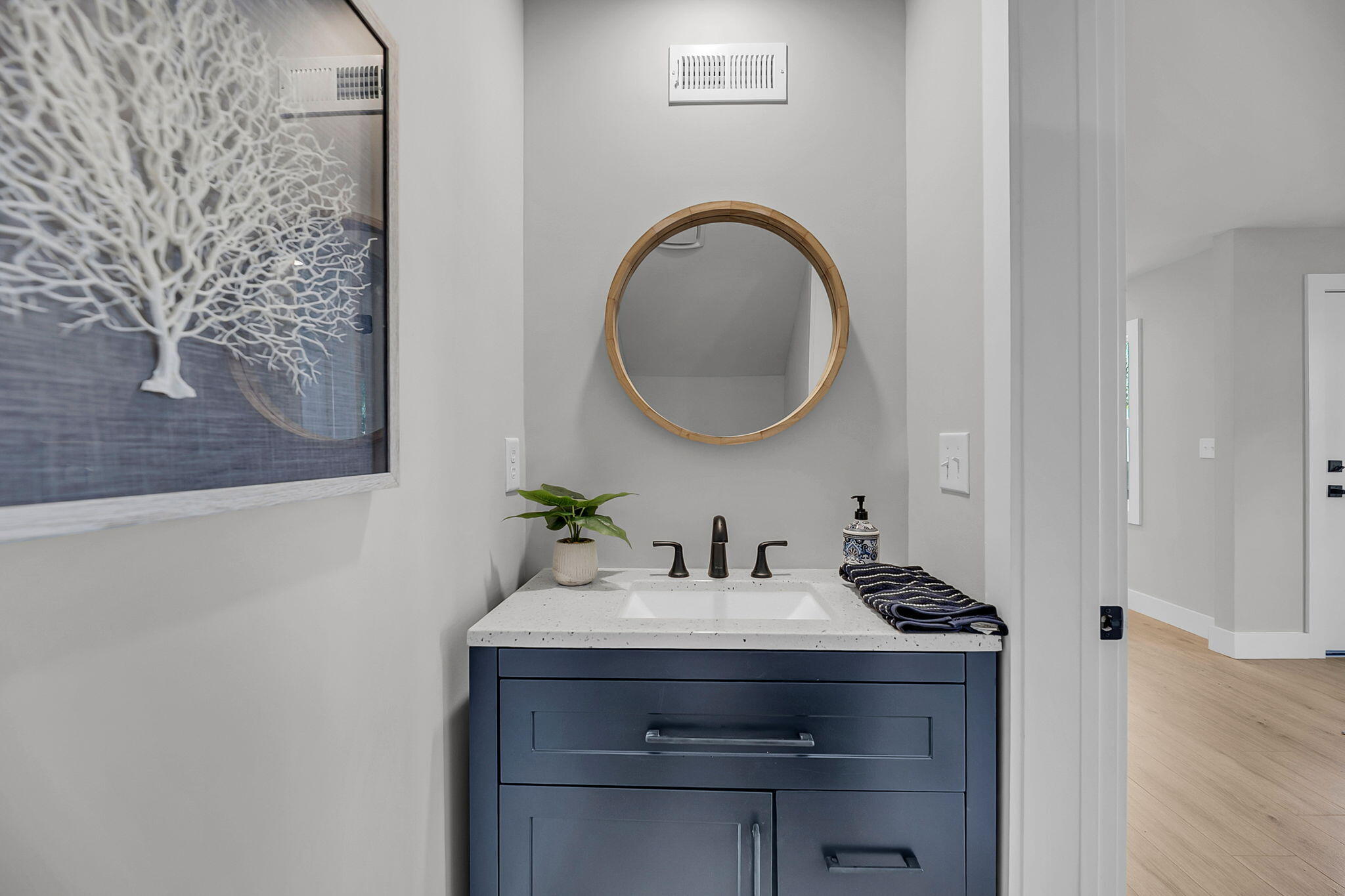 65 Simons Street Charleston, SC 29403 - Photo 9 of 27 Half Bath