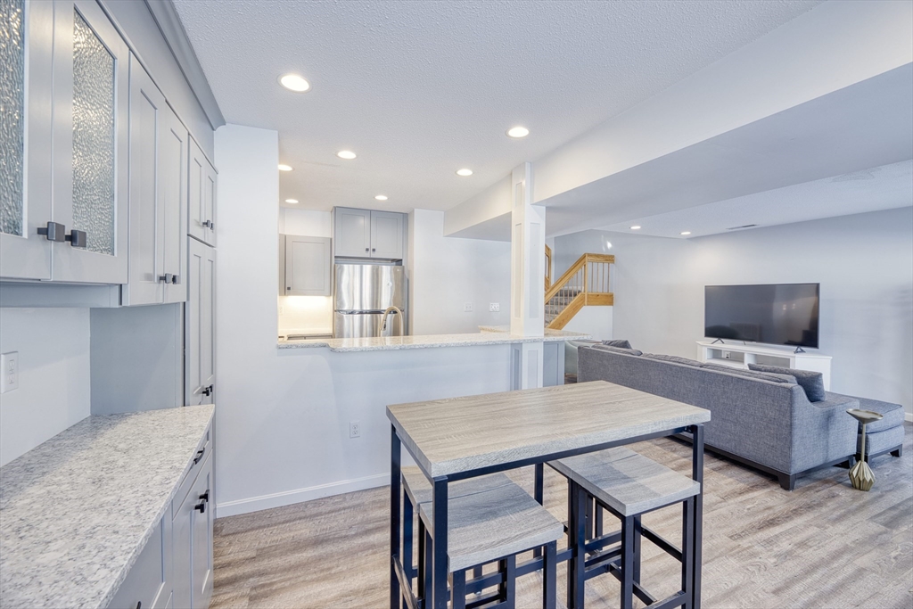 26 Drake Circle, Unit 26 Walpole, MA 02081 - Photo 5 of 34