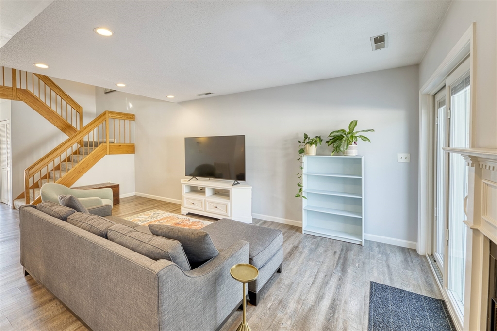 26 Drake Circle, Unit 26 Walpole, MA 02081 - Photo 6 of 34