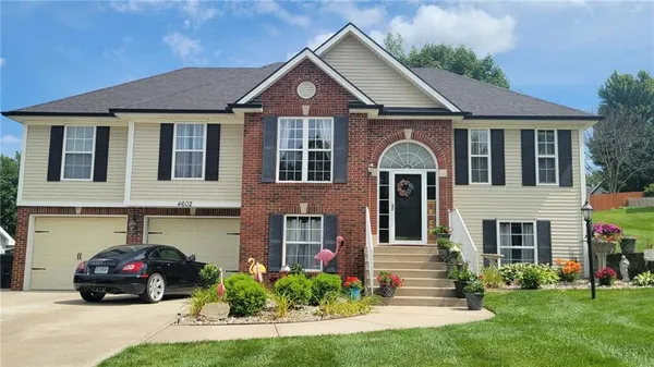 $345,000 | 4602 North Heatherwood Drive, St. Joseph, MO 64506