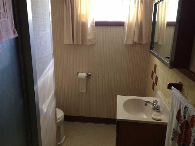 18 East Ridge Road Coraopolis, PA 15108 - Photo 22 of 24 Full Bath. Full Bath in Basement