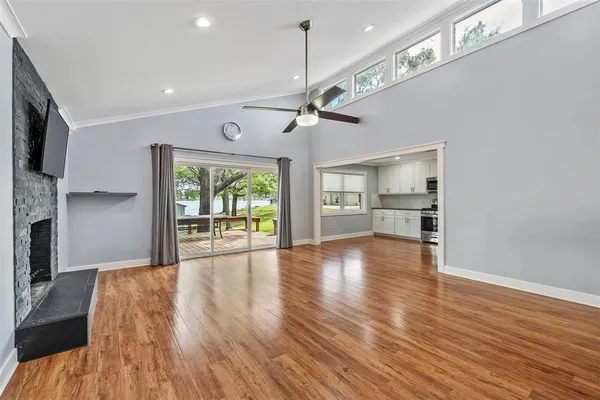 $410,000 | 11821 West Lake Drive, Murchison, TX 75778