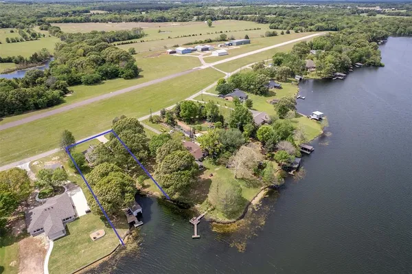 $410,000 | 11821 West Lake Drive, Murchison, TX 75778