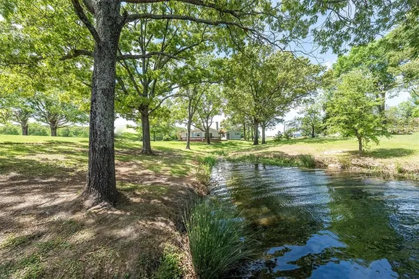 $410,000 | 11821 West Lake Drive, Murchison, TX 75778