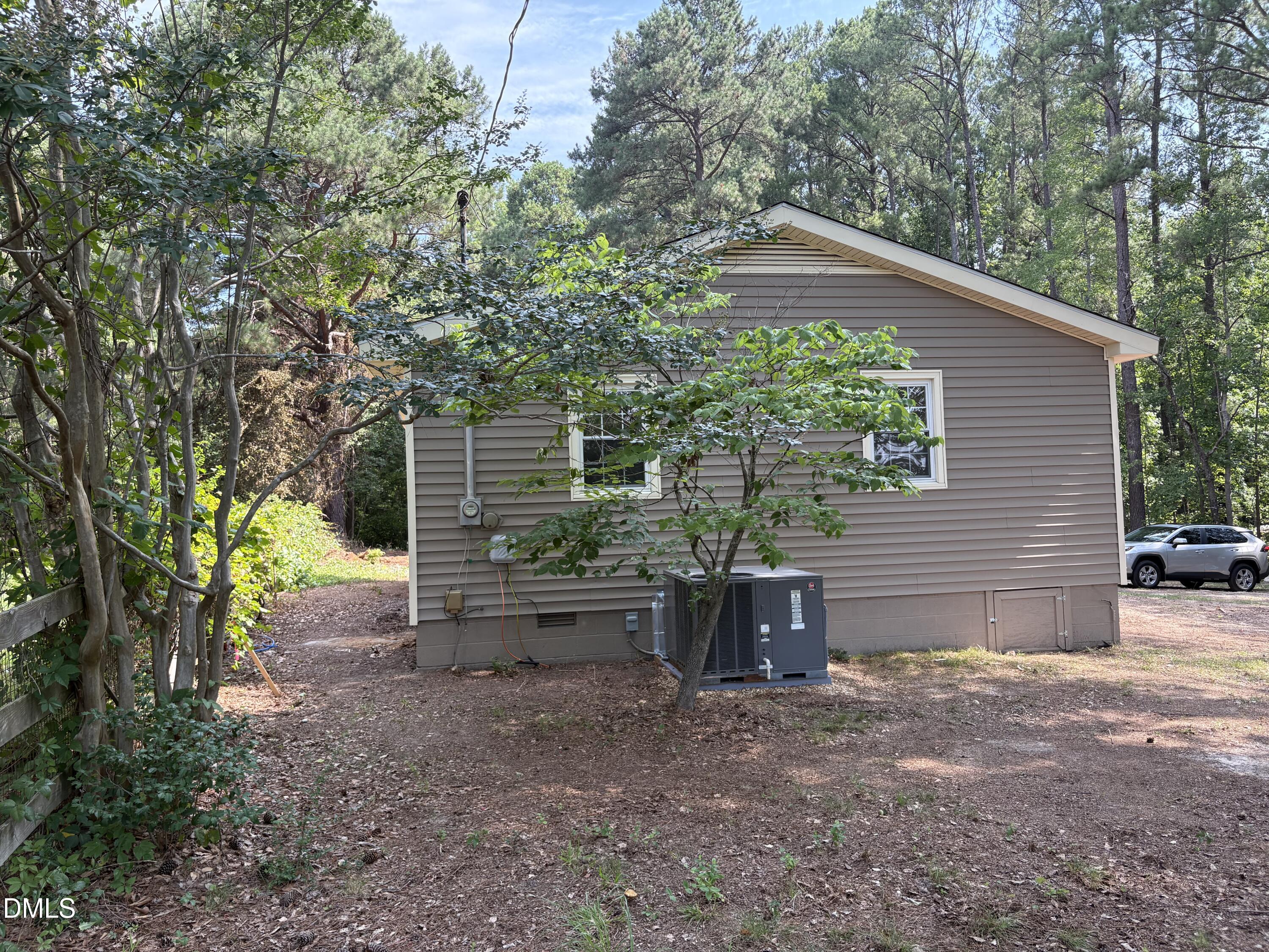 349 Strickland Hinton Road Zebulon, NC 27597 - Photo 3 of 14 IMG_9637