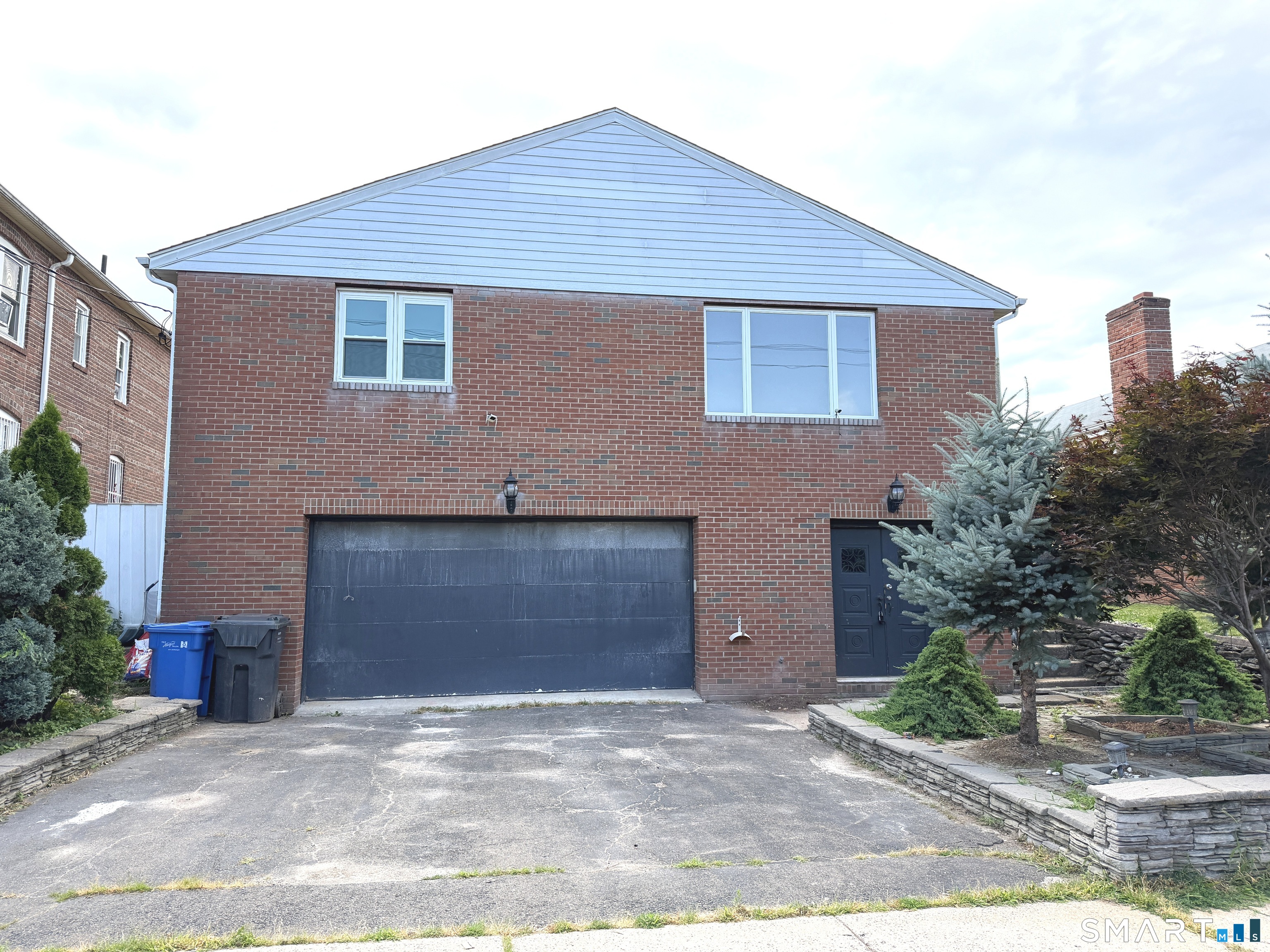 167 George Street Hartford, CT 06114 - Photo 1 of 33