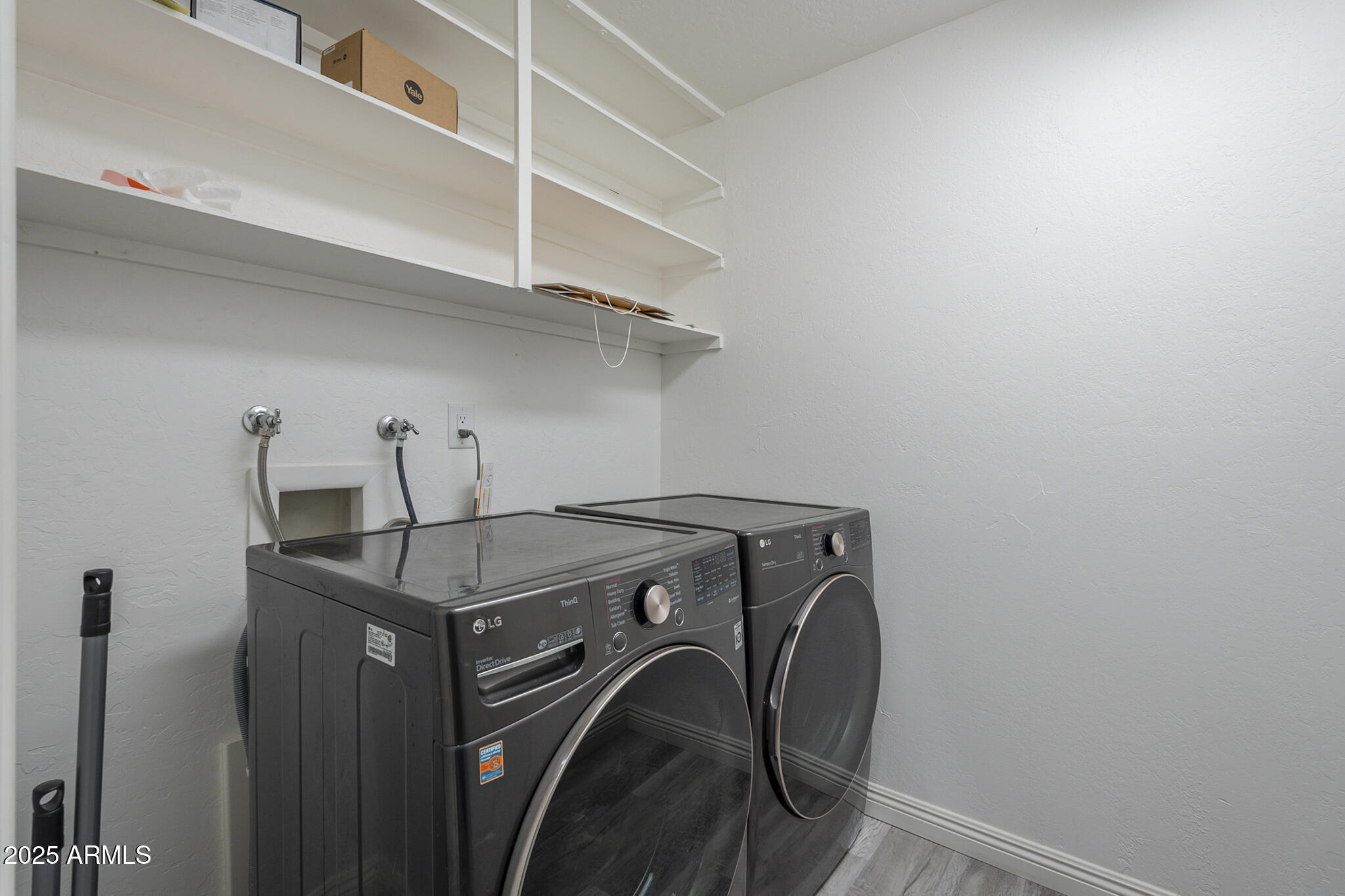 2914 East Cactus Road Phoenix, AZ 85032 - Photo 34 of 49 a utility room with dryer and washer