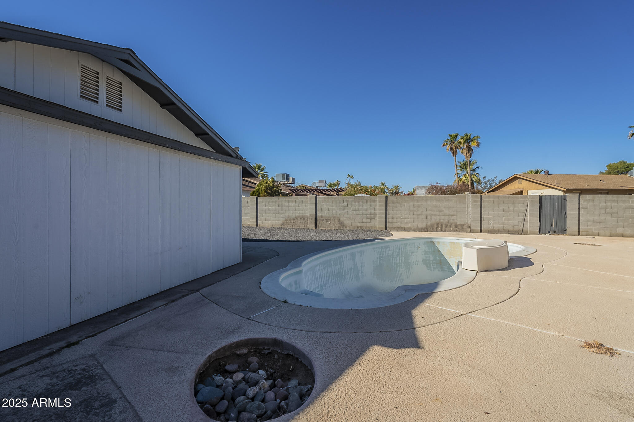 2914 East Cactus Road Phoenix, AZ 85032 - Photo 47 of 49 a view of a terrace with a couch