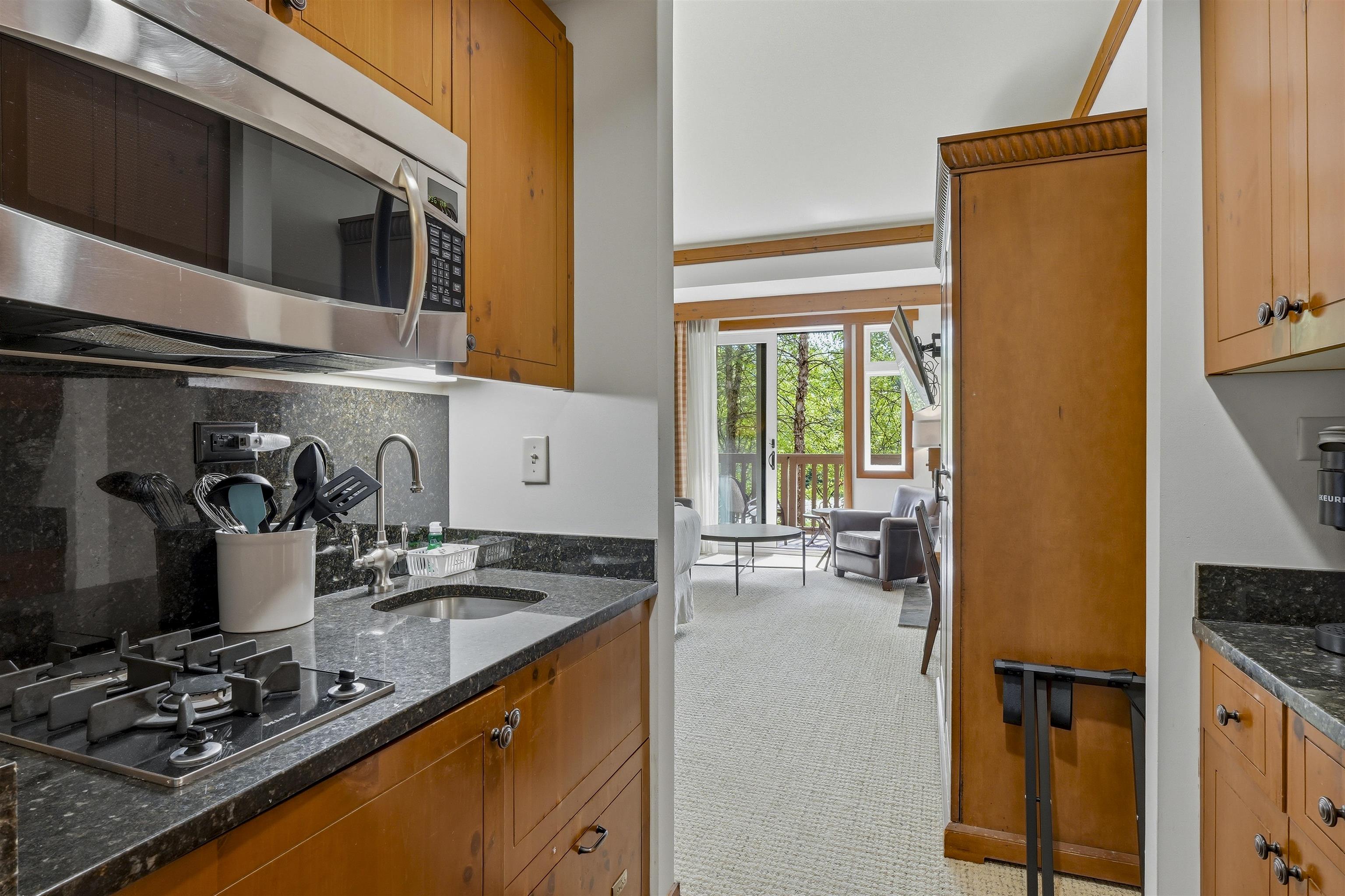 7412 Mountain Road, Unit 1206 Stowe, VT 05672 - Photo 8 of 23