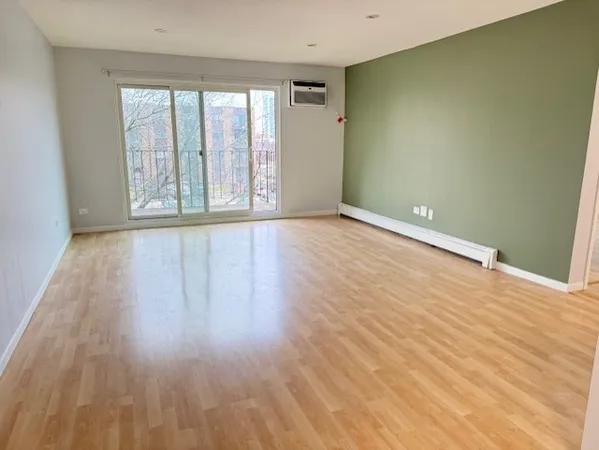 $1,495 | 8923 Knight Avenue, Unit 316, Des Plaines, IL 60016