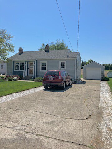 817 Lindberg Road Anderson, IN 46012 - Photo 2 of 31