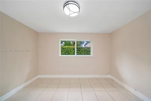 $1,700 | 592 Northeast 150th Street, Unit 1, Miami, FL 33161