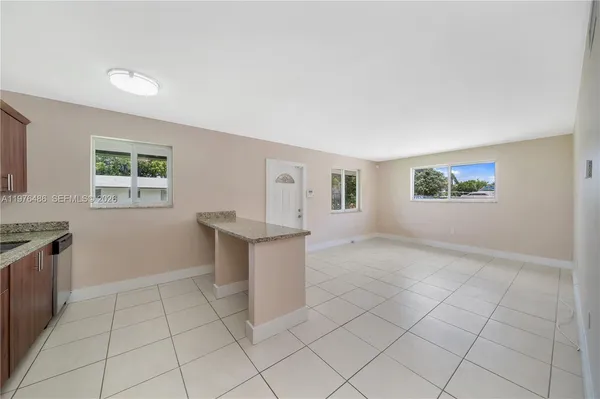 $1,700 | 592 Northeast 150th Street, Unit 1, Miami, FL 33161