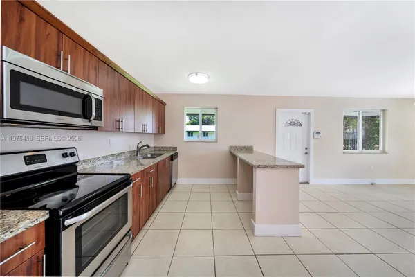 $1,700 | 592 Northeast 150th Street, Unit 1, Miami, FL 33161