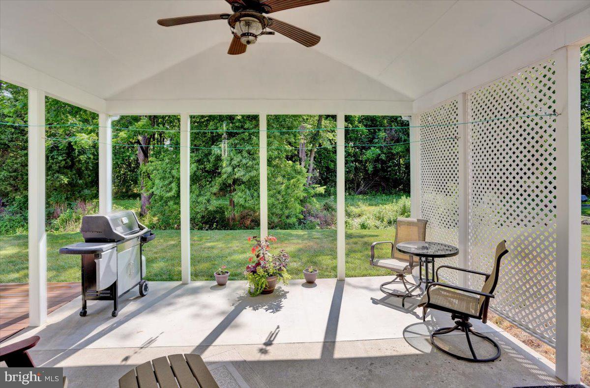 202 Suncrest Road Lancaster, PA 17601 - Photo 8 of 41