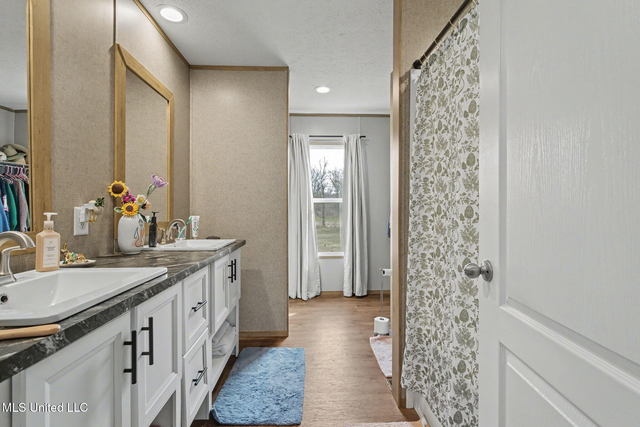 7203 Angie Drive Hernando, MS 38632 - Photo 16 of 31 Primary Bathroom