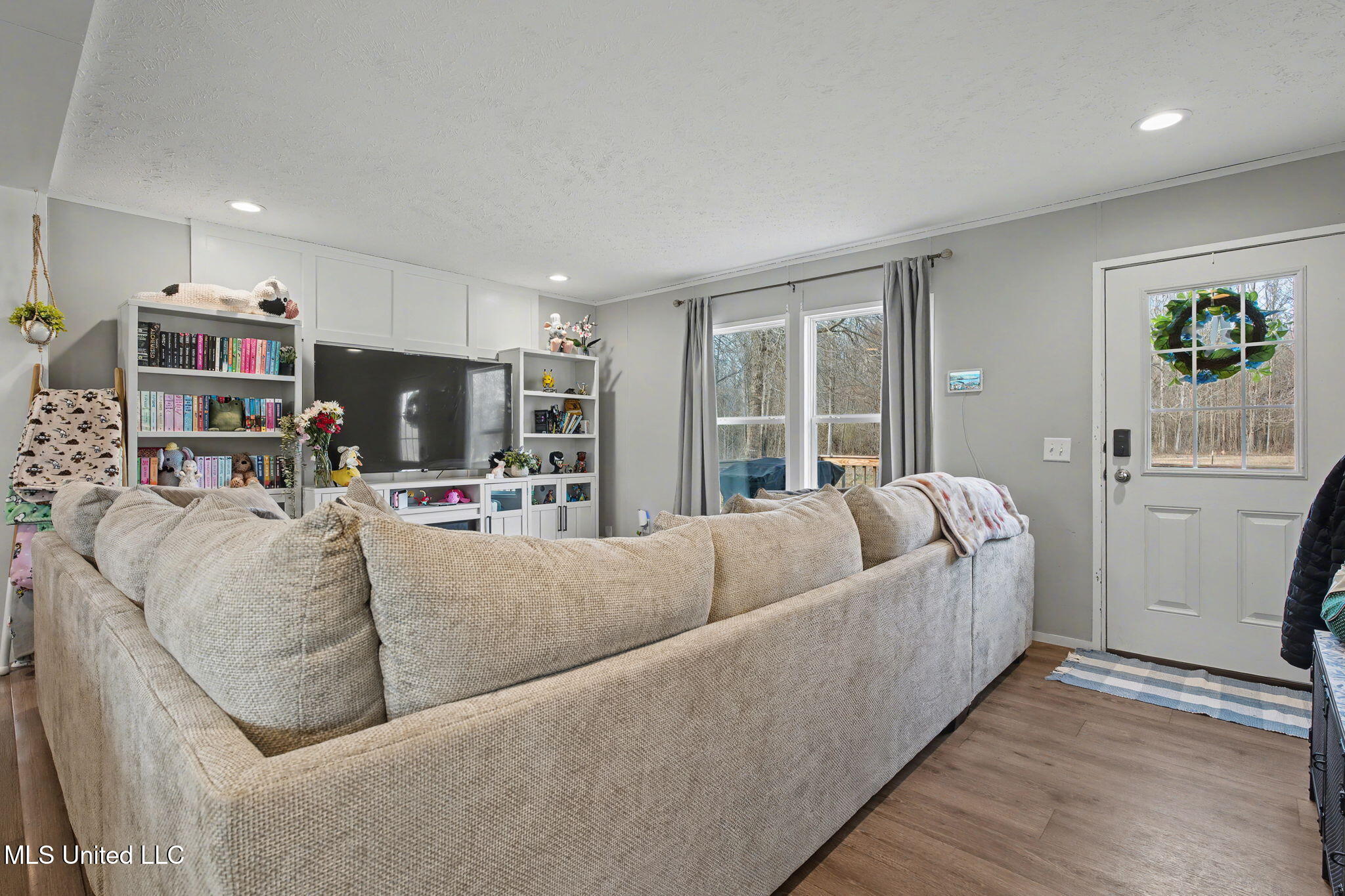 7203 Angie Drive Hernando, MS 38632 - Photo 6 of 31 Living Area