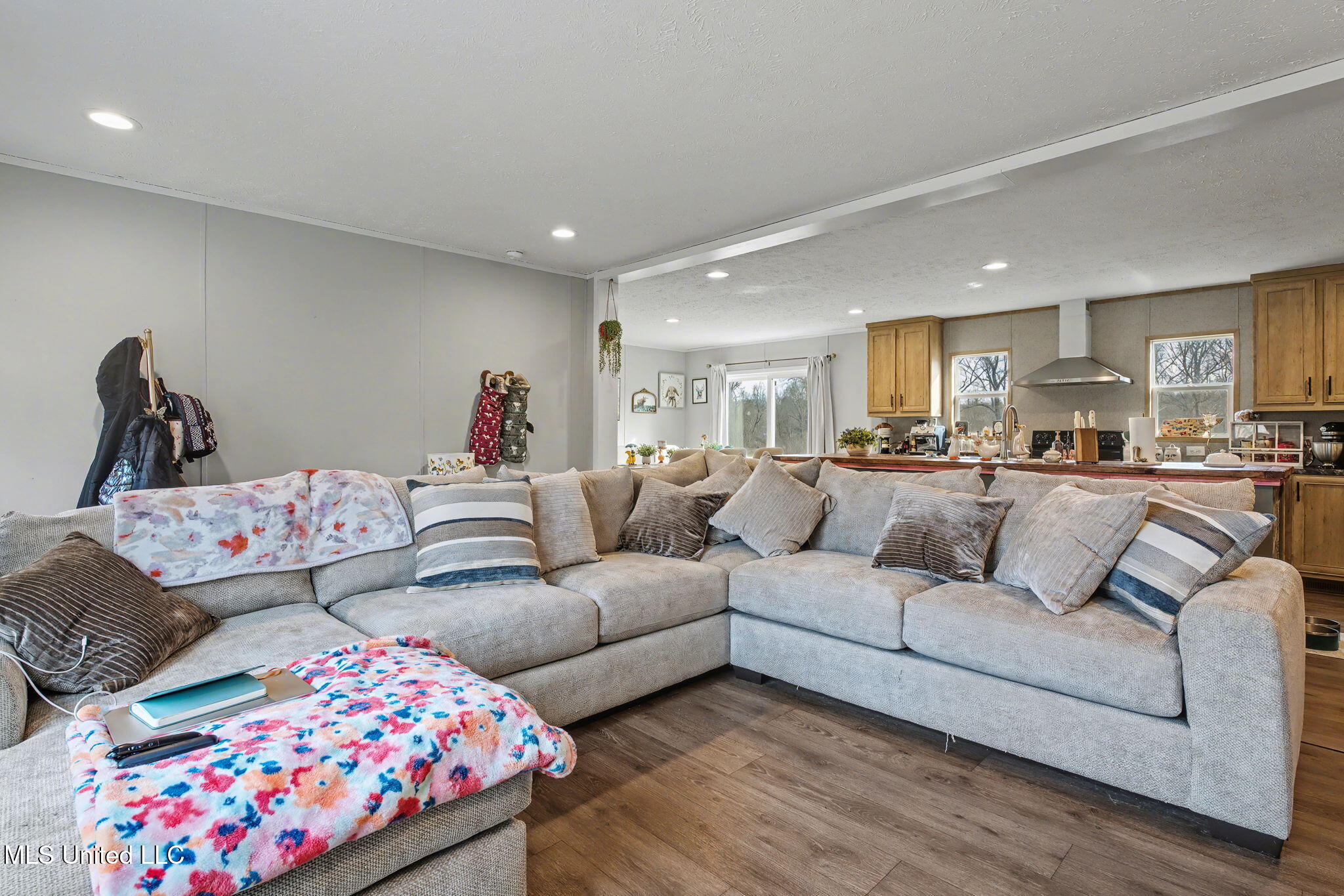 7203 Angie Drive Hernando, MS 38632 - Photo 8 of 31 Living Area