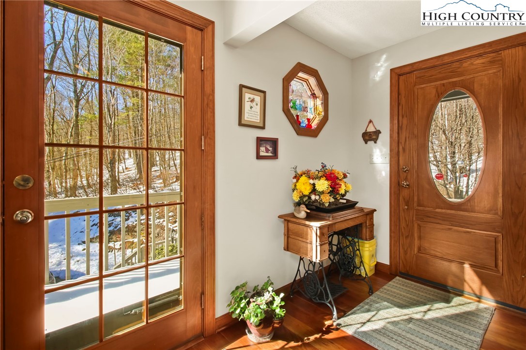 454 Huckleberry Trail Boone, NC 28607 - Photo 4 of 36 a view of a interior of house