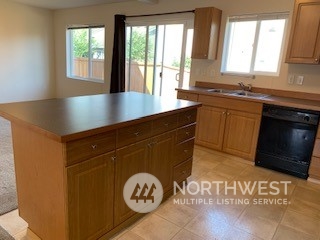 28136 239th Place Southeast Maple Valley, WA 98038 - Photo 8 of 35