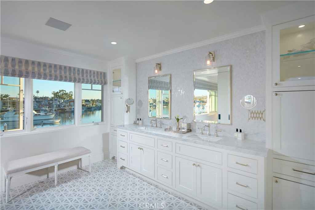 14 Beacon Bay Newport Beach, CA 92660 - Photo 20 of 56