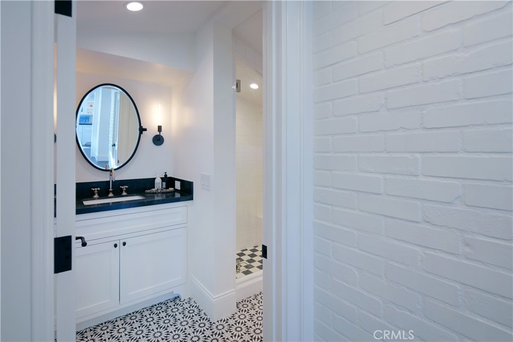 14 Beacon Bay Newport Beach, CA 92660 - Photo 27 of 56