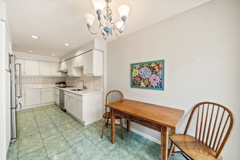 85 Algonquin Road, Unit 85 Chestnut Hill, MA 02467 - Photo 16 of 42