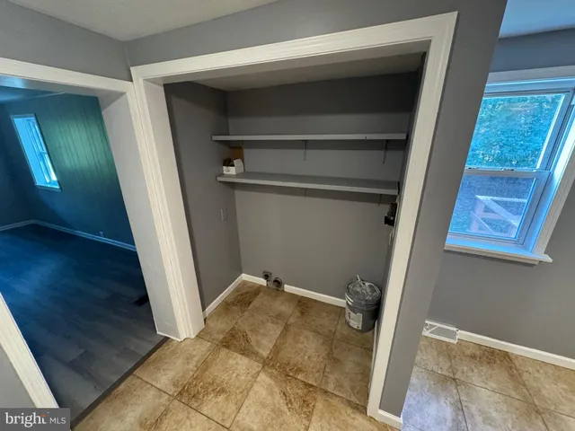 a view of utility room