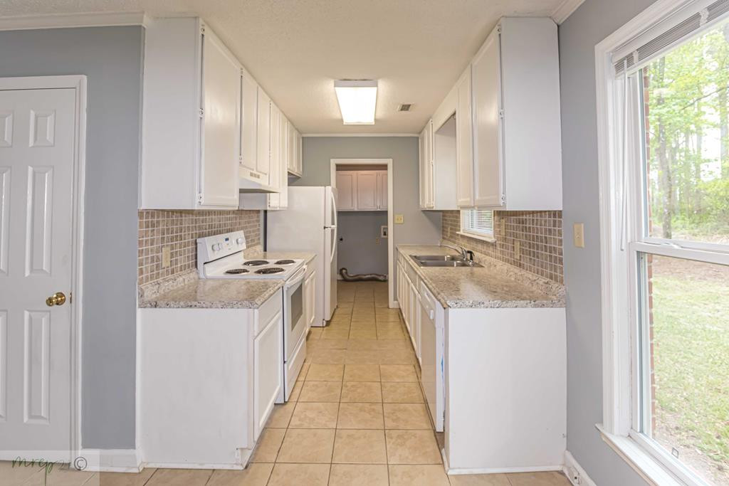 106 Country Road La Grange, NC 28551 - Photo 8 of 27 Gallery Image 8