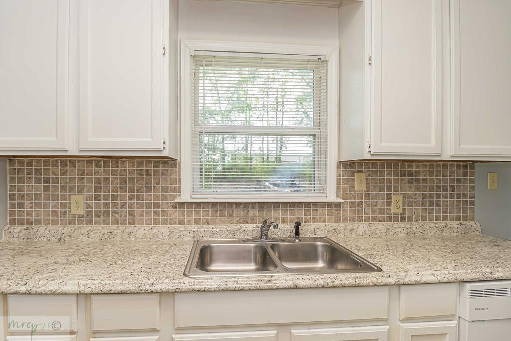 106 Country Road La Grange, NC 28551 - Photo 9 of 27 Gallery Image 9