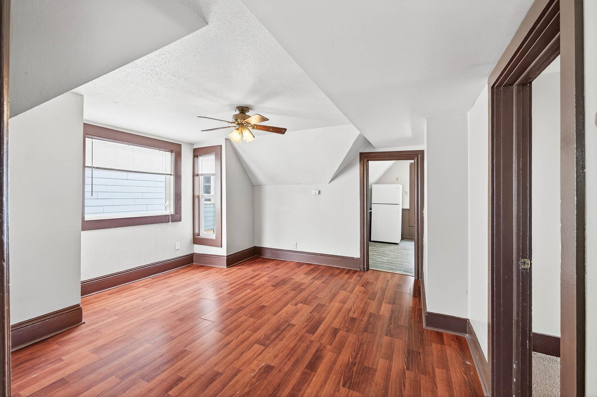 387 Jenks Avenue East St. Paul, MN 55130 - Photo 4 of 30