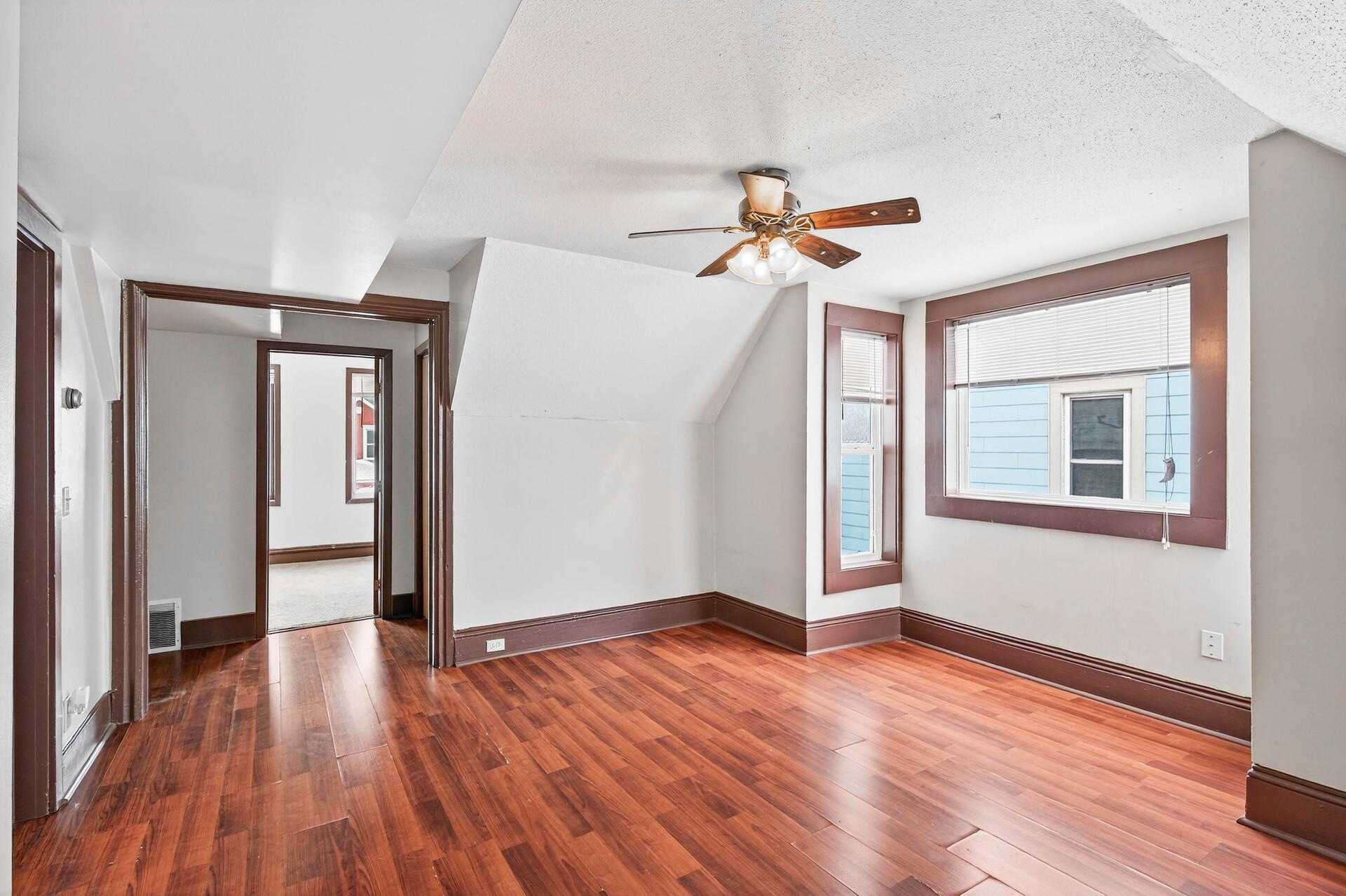 387 Jenks Avenue East St. Paul, MN 55130 - Photo 5 of 30