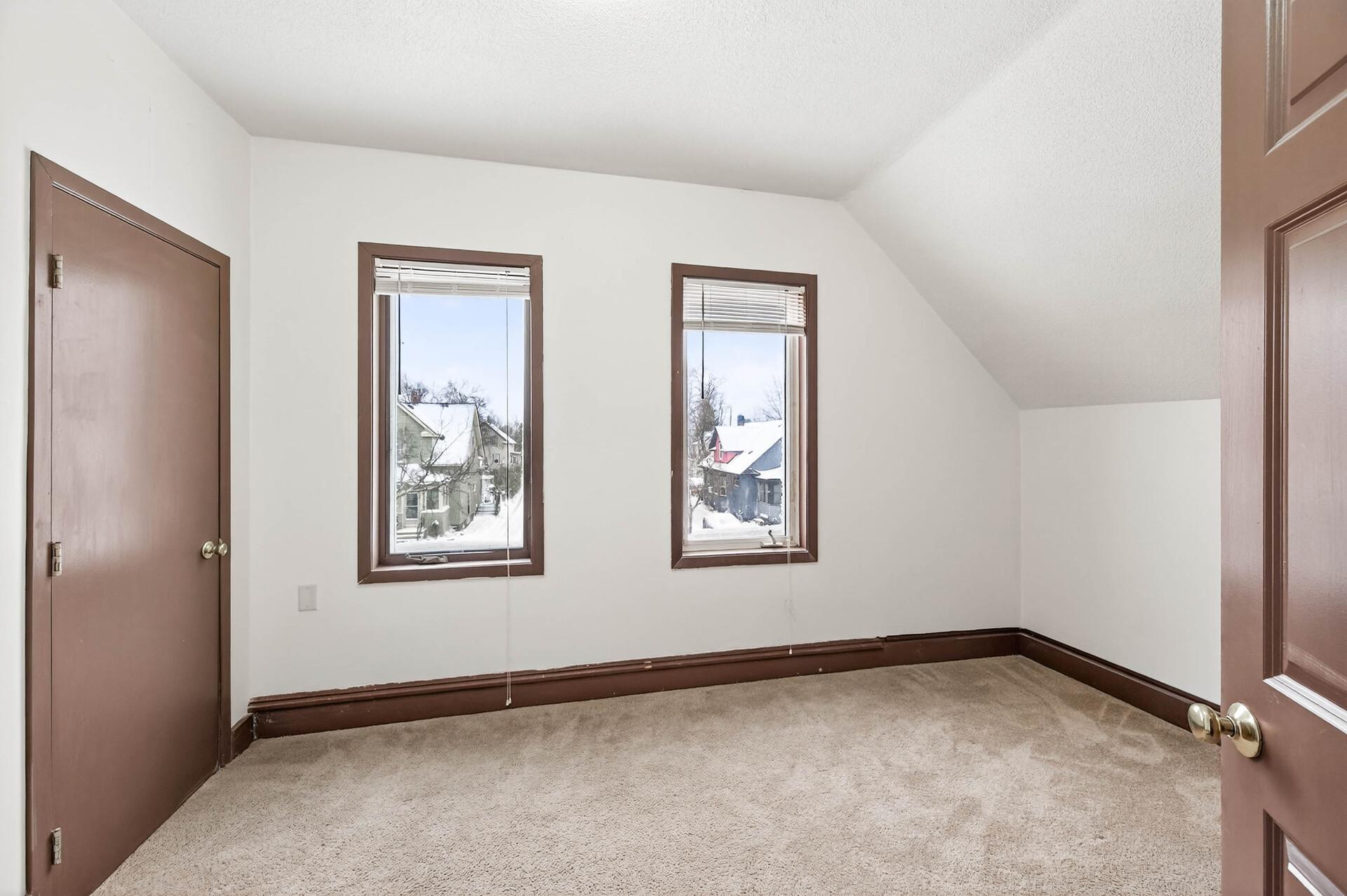 387 Jenks Avenue East St. Paul, MN 55130 - Photo 8 of 30