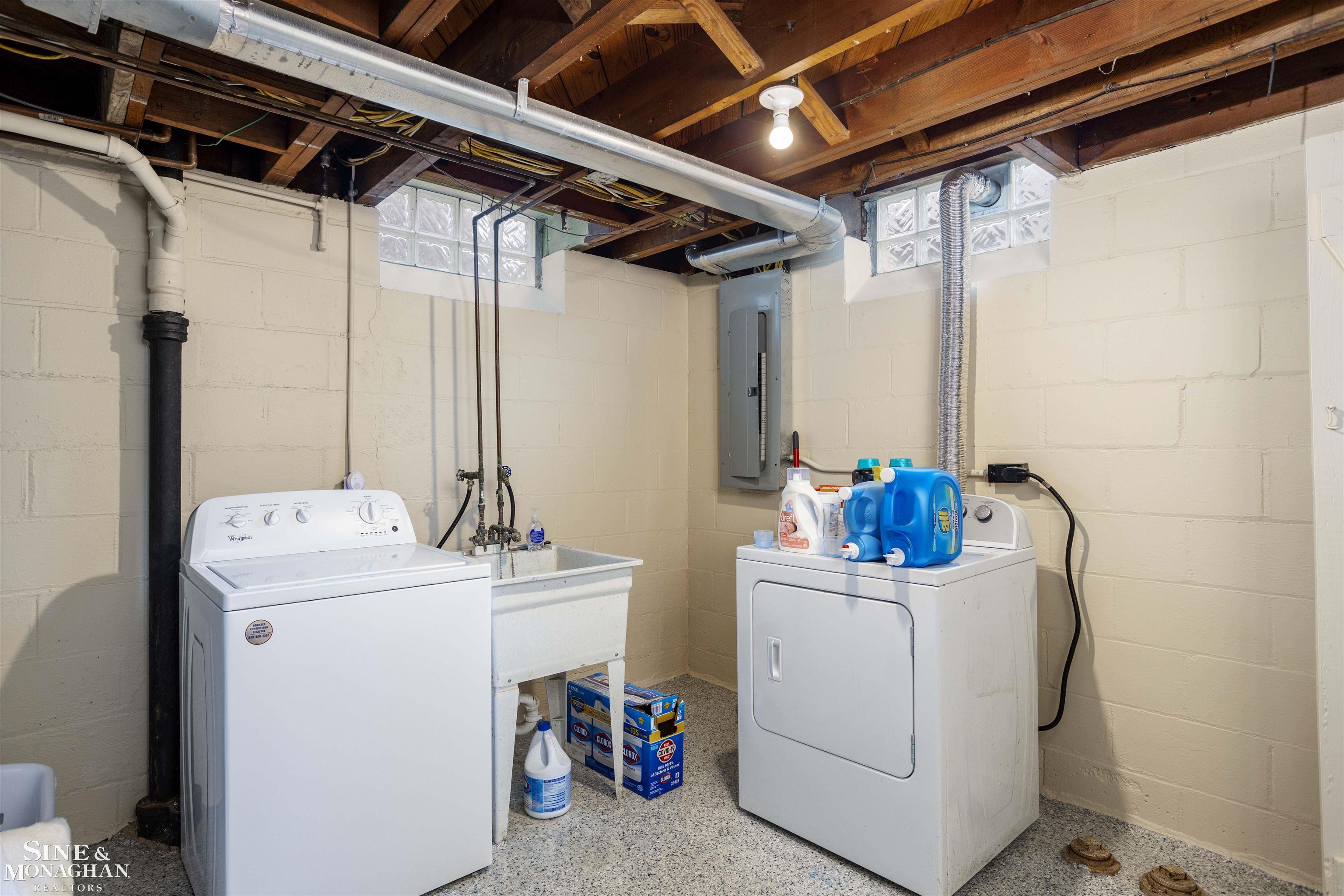 1641 Severn Road Grosse Pointe, MI 48236 - Photo 23 of 29 50106903-22.JPG