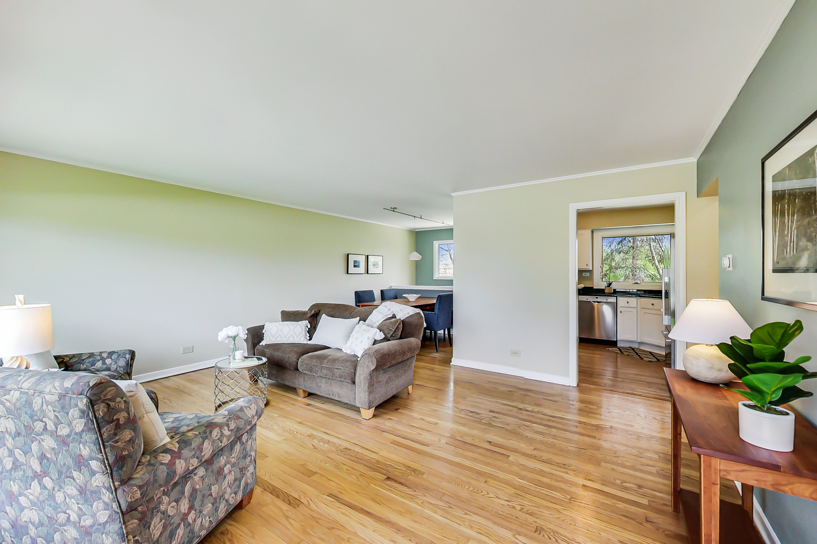 1023 Whitfield Road Northbrook, IL 60062 - Photo 2 of 34