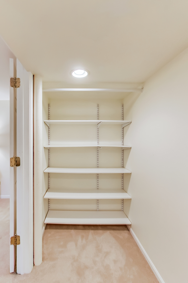 1023 Whitfield Road Northbrook, IL 60062 - Photo 23 of 34