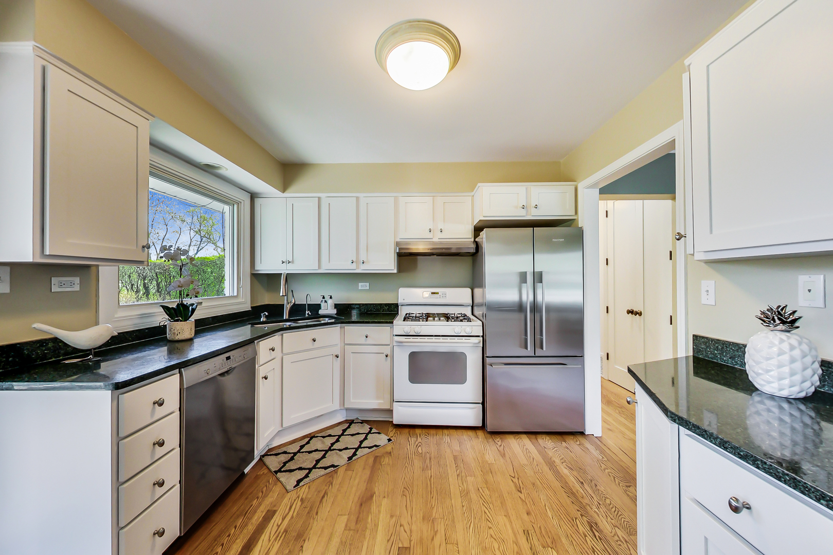 1023 Whitfield Road Northbrook, IL 60062 - Photo 7 of 34