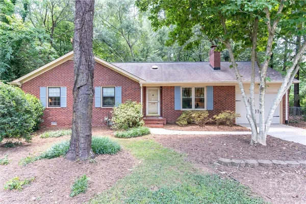 $2,100 | 142 Woodberry Drive, Athens, GA 30605