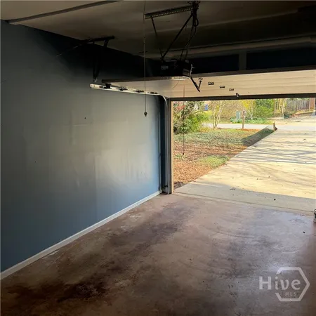 $2,100 | 142 Woodberry Drive, Athens, GA 30605