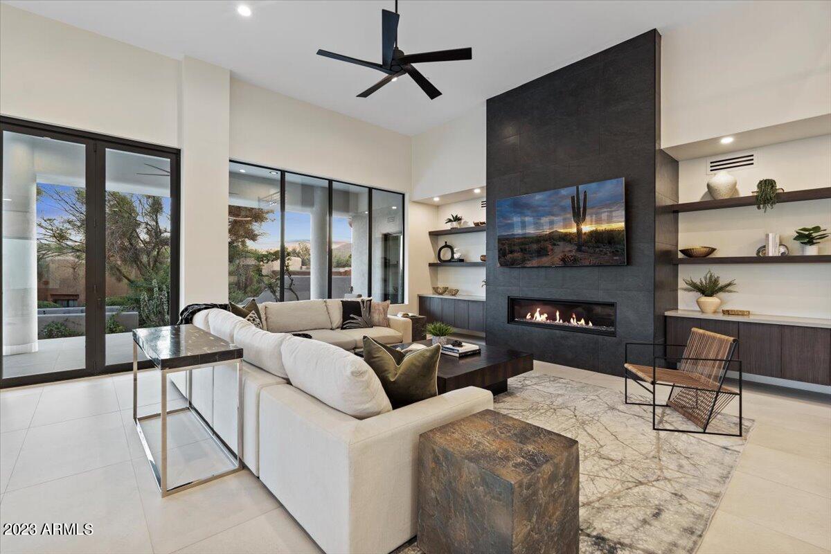 10651 East Quartz Rock Road Scottsdale, AZ 85255 - Photo 14 of 91 Living Room