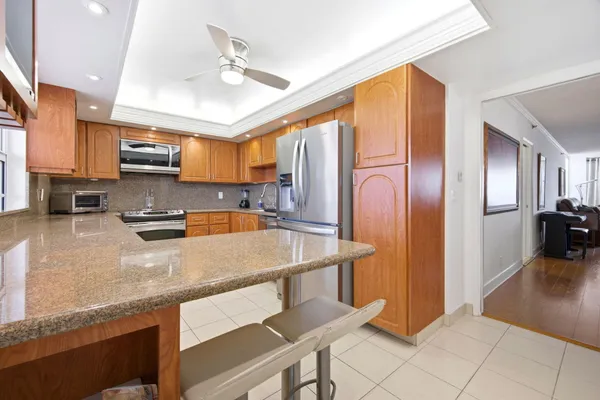 $2,900 | 3507 Oaks Way, Unit 911, Pompano Beach, FL 33069