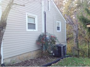 512 Rambling Road Kingsport, TN 37663 - Photo 6 of 24 Side View of Home